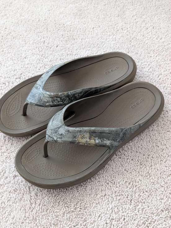 CROCS Other - Mens Crocs Realtree Swiftwater Edge Wave Camo Flip Flops Slides Mens Size 11